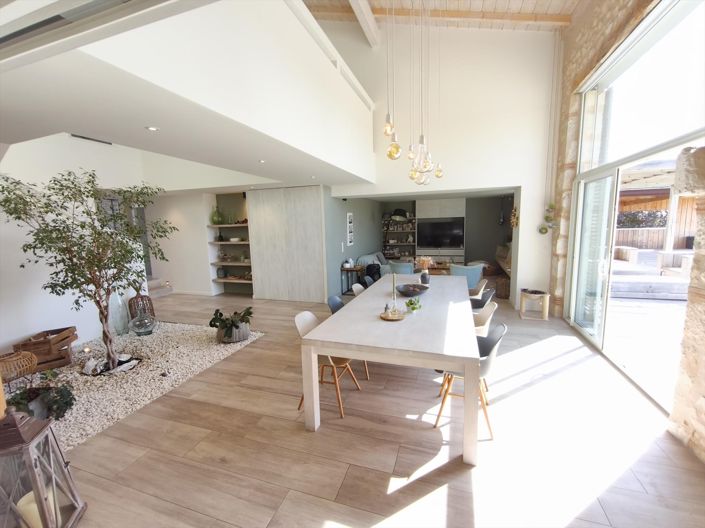 Image No.6-5 Bed House for sale