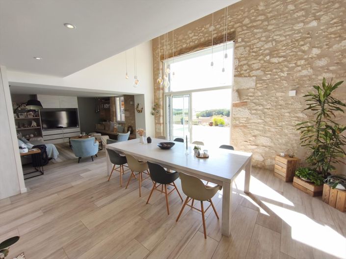 Image No.7-5 Bed House for sale