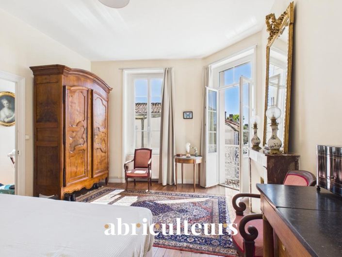 Image No.10-6 Bed House for sale