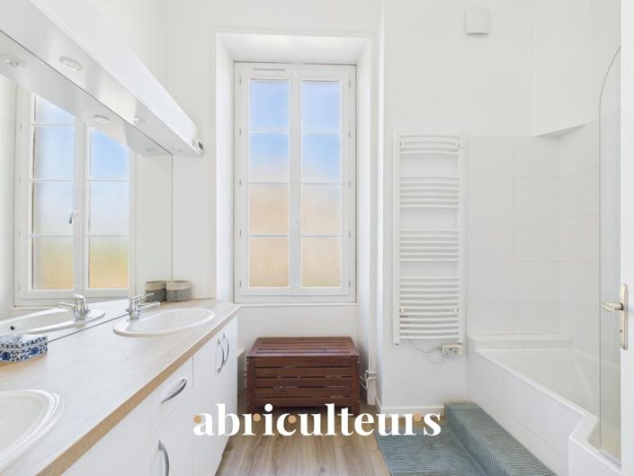 Image No.14-6 Bed House for sale