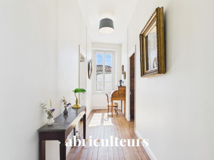 Image No.15-6 Bed House for sale