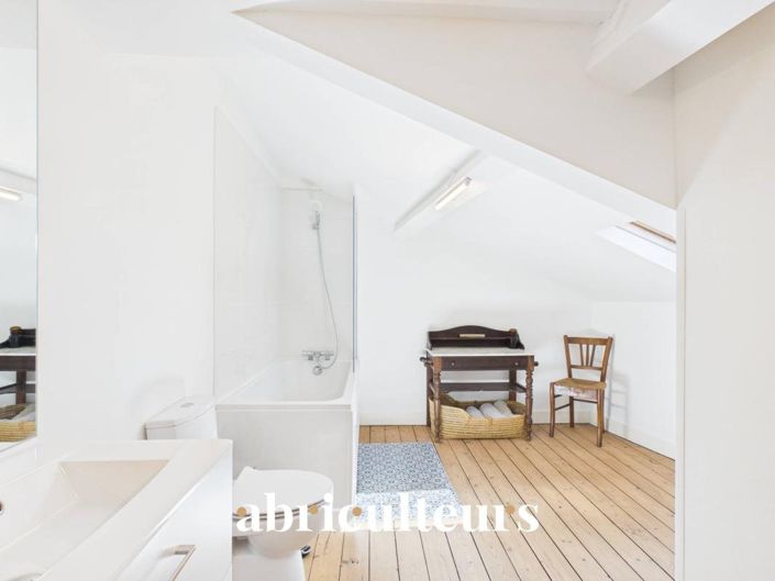 Image No.18-6 Bed House for sale