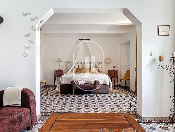 Image No.7-5 Bed House for sale