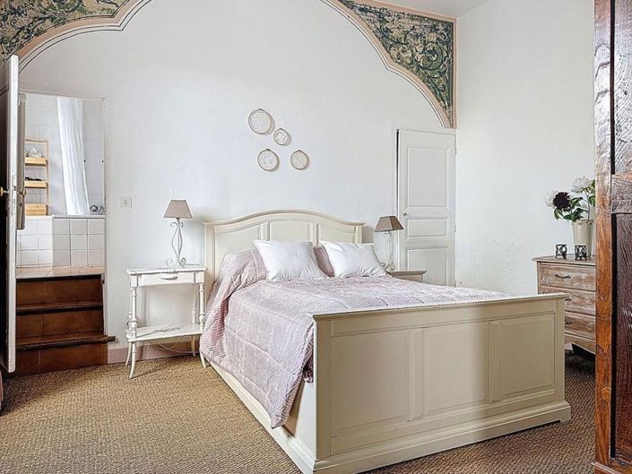Image No.9-5 Bed House for sale