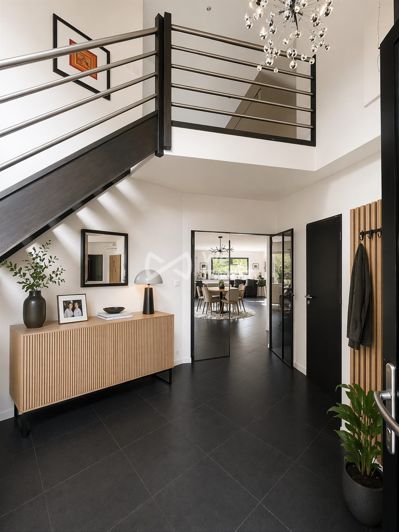 Image No.5-4 Bed Property for sale