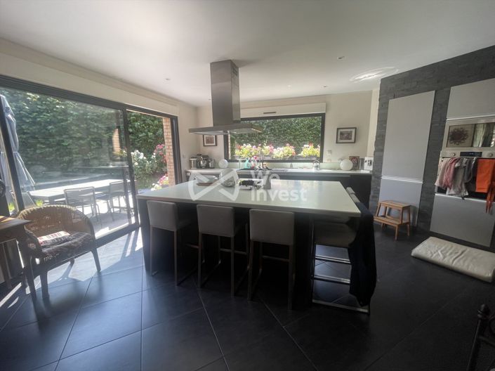 Image No.9-4 Bed Property for sale