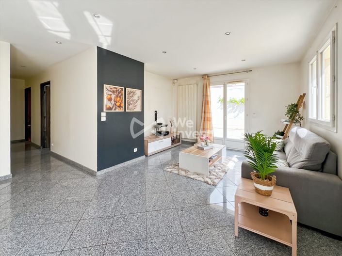 Image No.6-4 Bed House for sale