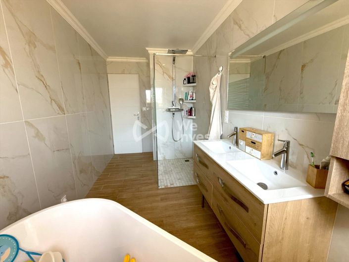 Image No.9-3 Bed House for sale