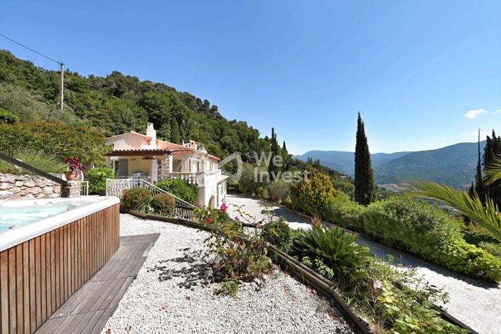 Image No.12-5 Bed Property for sale