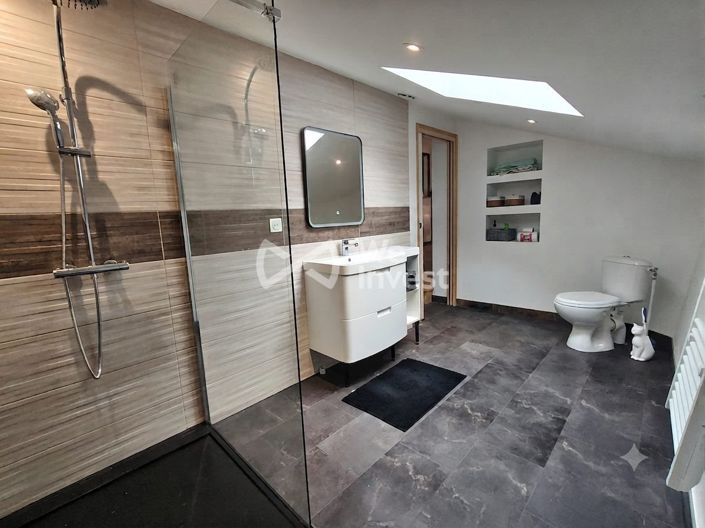 Image No.8-3 Bed House for sale