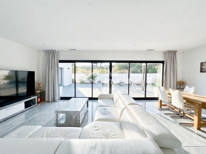 Image No.7-3 Bed House for sale