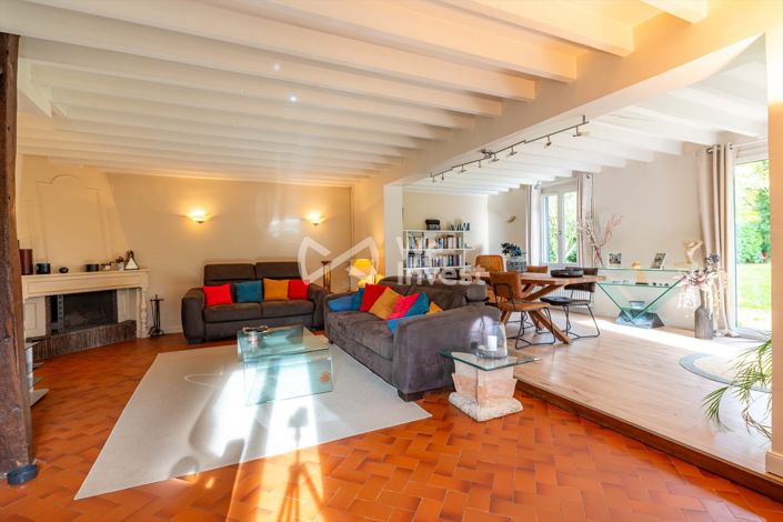 Image No.10-3 Bed House for sale