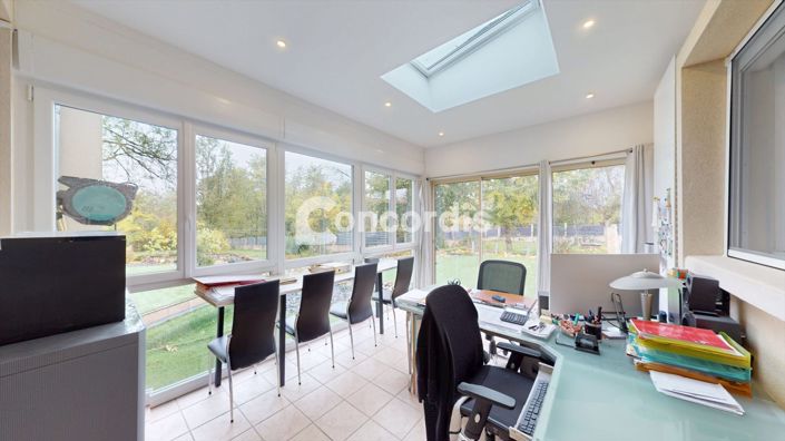 Image No.10-4 Bed House for sale