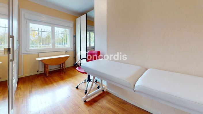 Image No.14-4 Bed House for sale