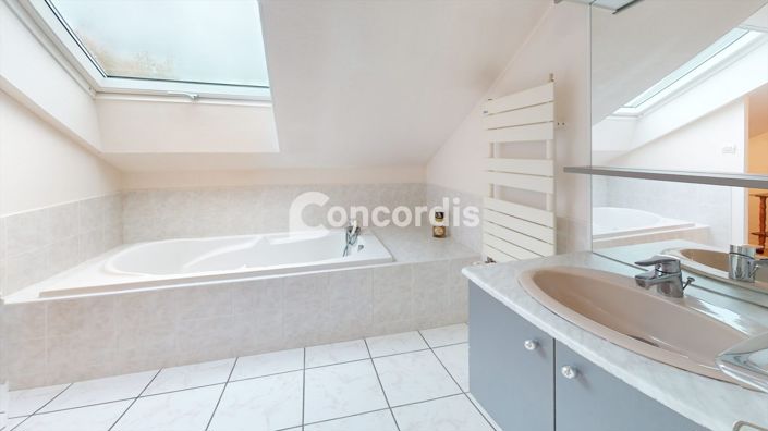 Image No.15-4 Bed House for sale