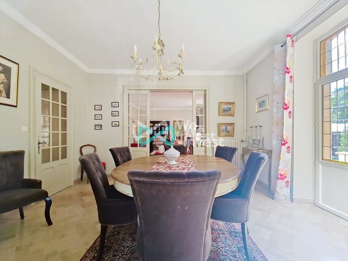 Image No.8-4 Bed House for sale