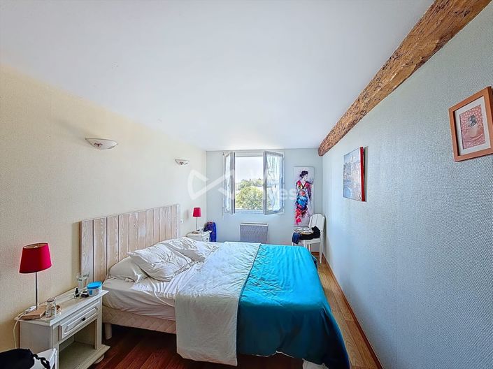 Image No.15-10 Bed House for sale