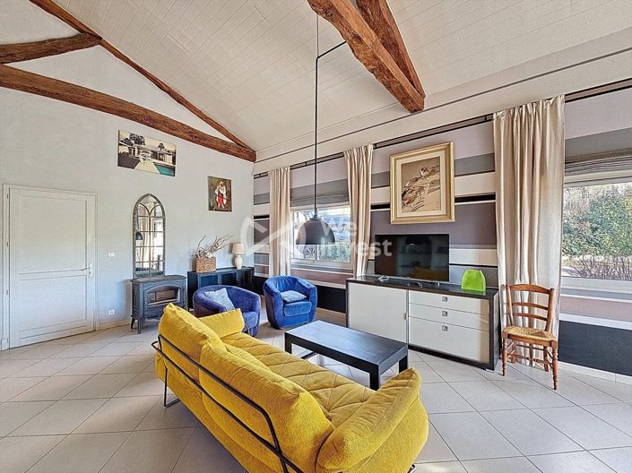 Image No.5-10 Bed House for sale