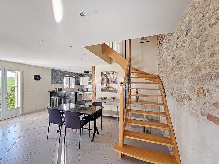 Image No.6-10 Bed House for sale