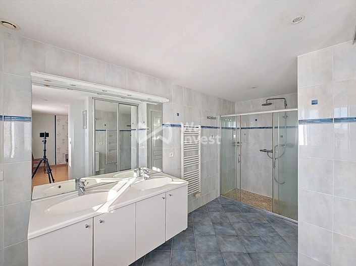 Image No.9-10 Bed House for sale