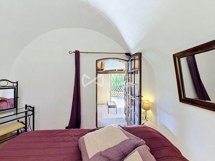 Image No.9-12 Bed House for sale