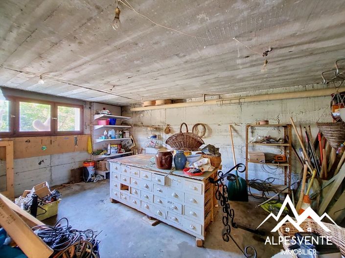 Image No.19-3 Bed House for sale