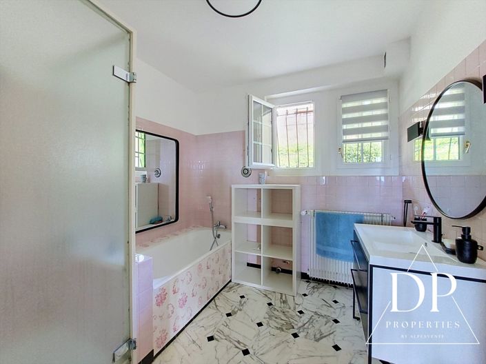 Image No.12-3 Bed House for sale