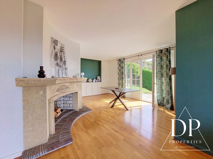 Image No.24-3 Bed House for sale