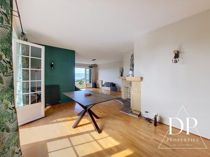 Image No.3-3 Bed House for sale