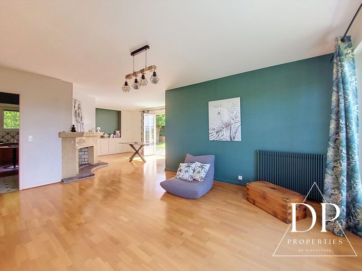 Image No.9-3 Bed House for sale