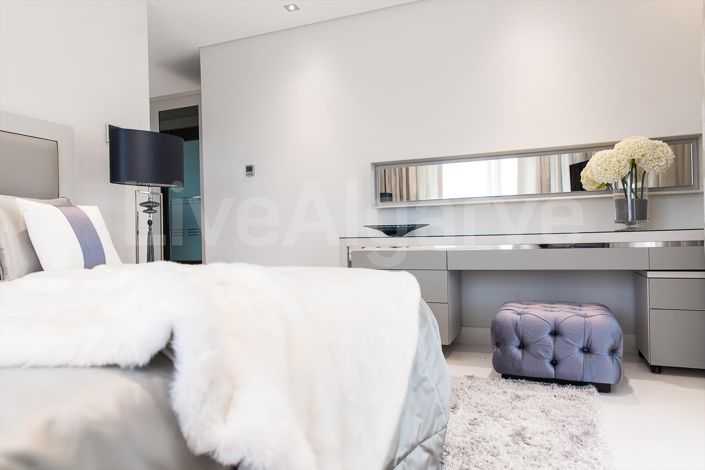 Image No.24-5 Bed House for sale
