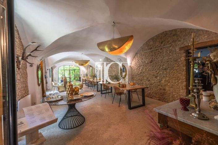 Image No.26-6 Bed Property for sale