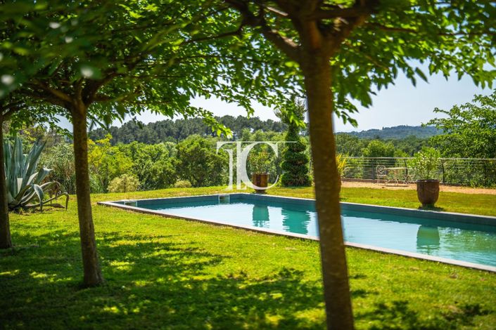 Image No.32-6 Bed Property for sale