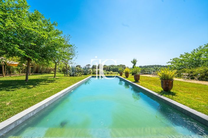 Image No.4-6 Bed Property for sale