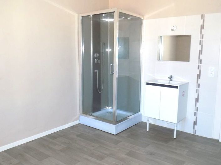 Image No.10-1 Bed House for sale