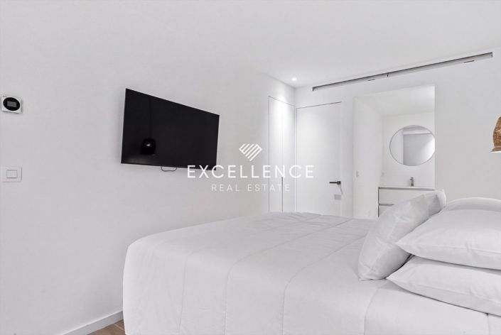 Image No.20-5 Bed House for sale