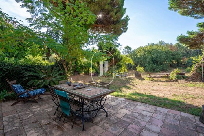 Image No.2-5 Bed House for sale