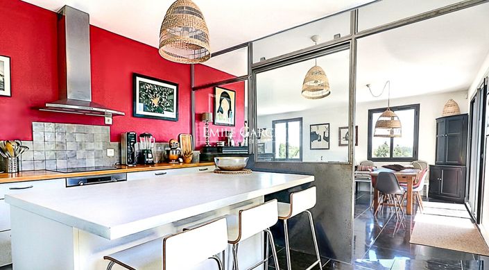 Image No.6-5 Bed House for sale