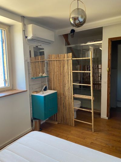 Image No.6-5 Bed House for sale