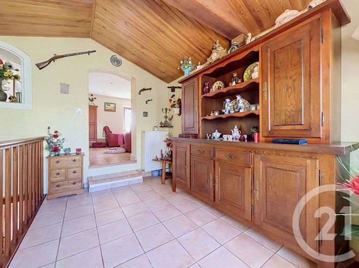 Image No.11-3 Bed House for sale