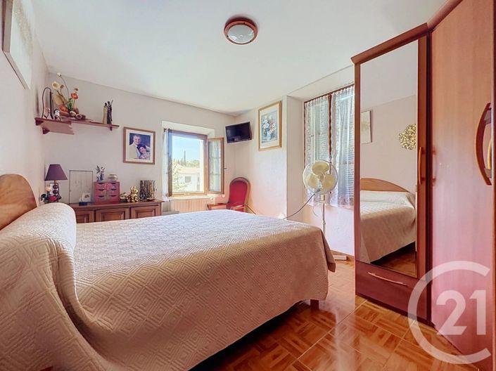 Image No.15-3 Bed House for sale