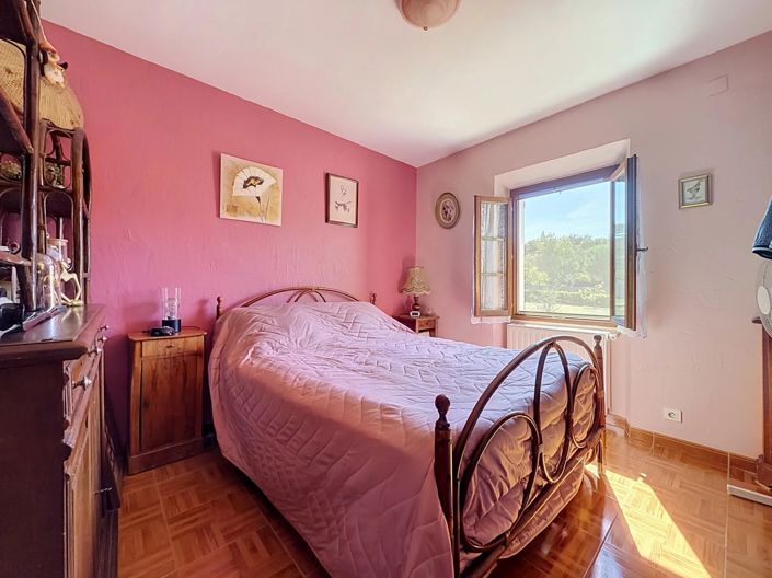 Image No.30-3 Bed House for sale