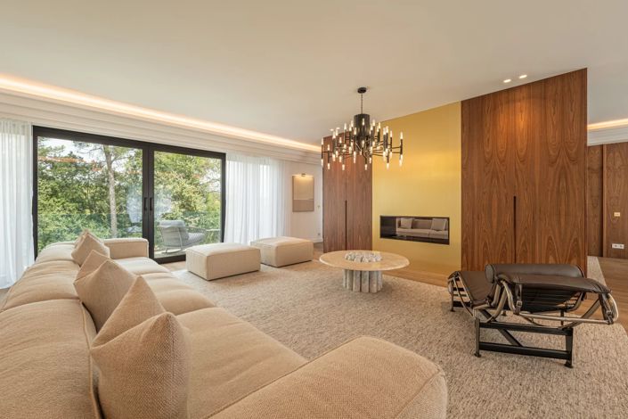 Image No.16-5 Bed House for sale