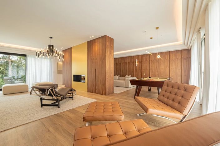 Image No.20-5 Bed House for sale