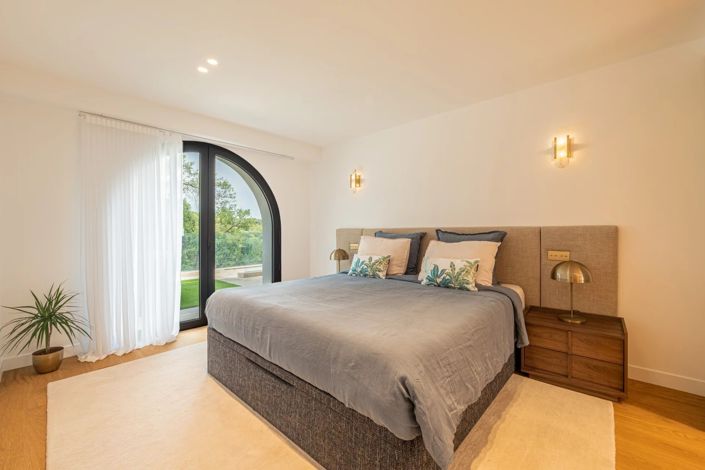 Image No.35-5 Bed House for sale