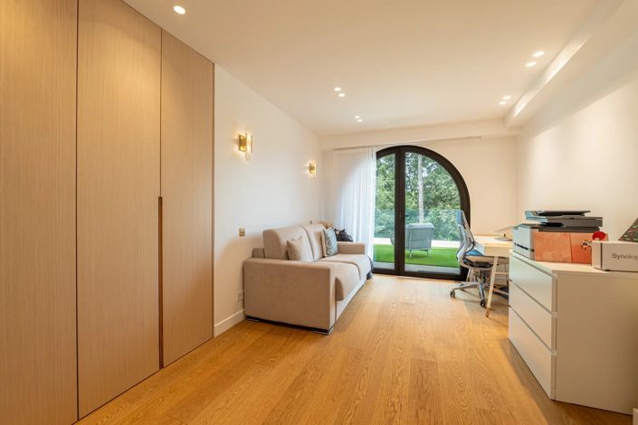 Image No.41-5 Bed House for sale