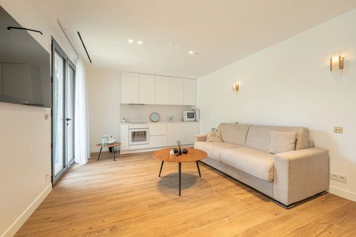 Image No.43-5 Bed House for sale