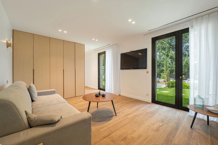 Image No.44-5 Bed House for sale