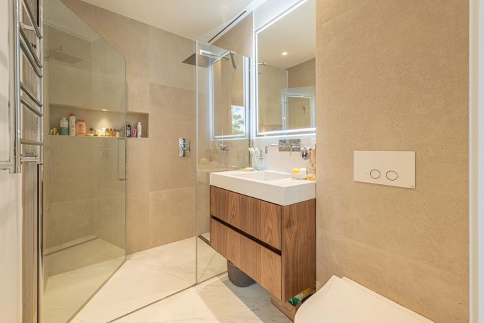 Image No.45-5 Bed House for sale