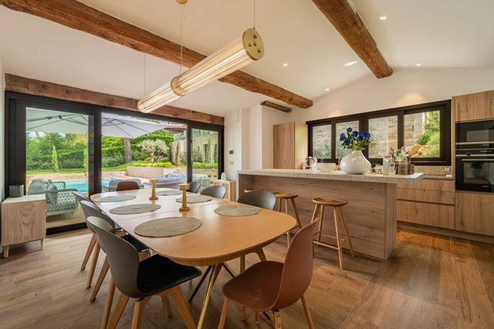 Image No.9-5 Bed House for sale